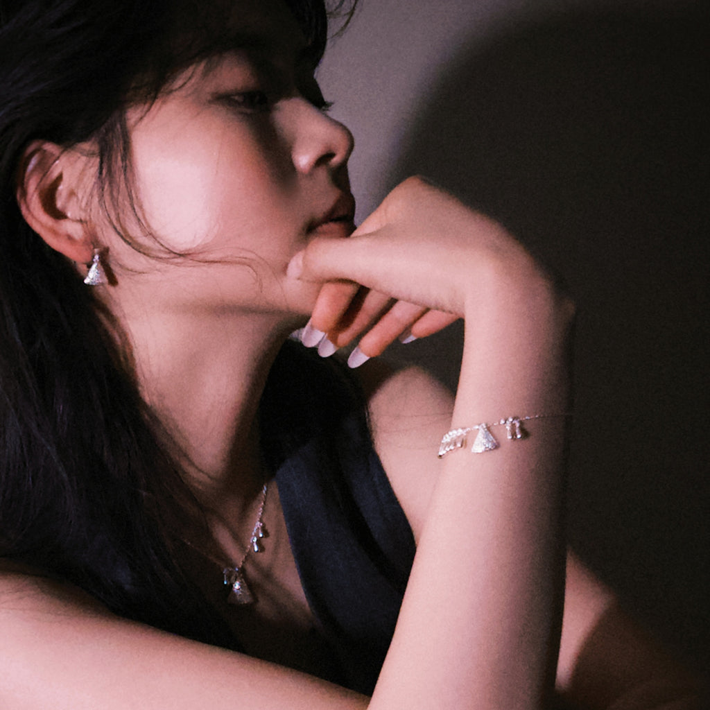 Mistveil Breeze-Inspired Moving Bead Kinetic Silver Soothing Bracelet