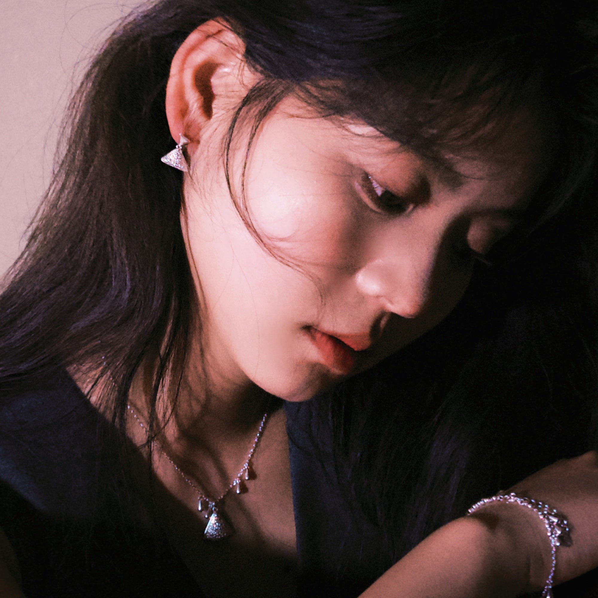 Mistveil Breeze-Inspired Moving Bead Kinetic Silver Soothing Bracelet