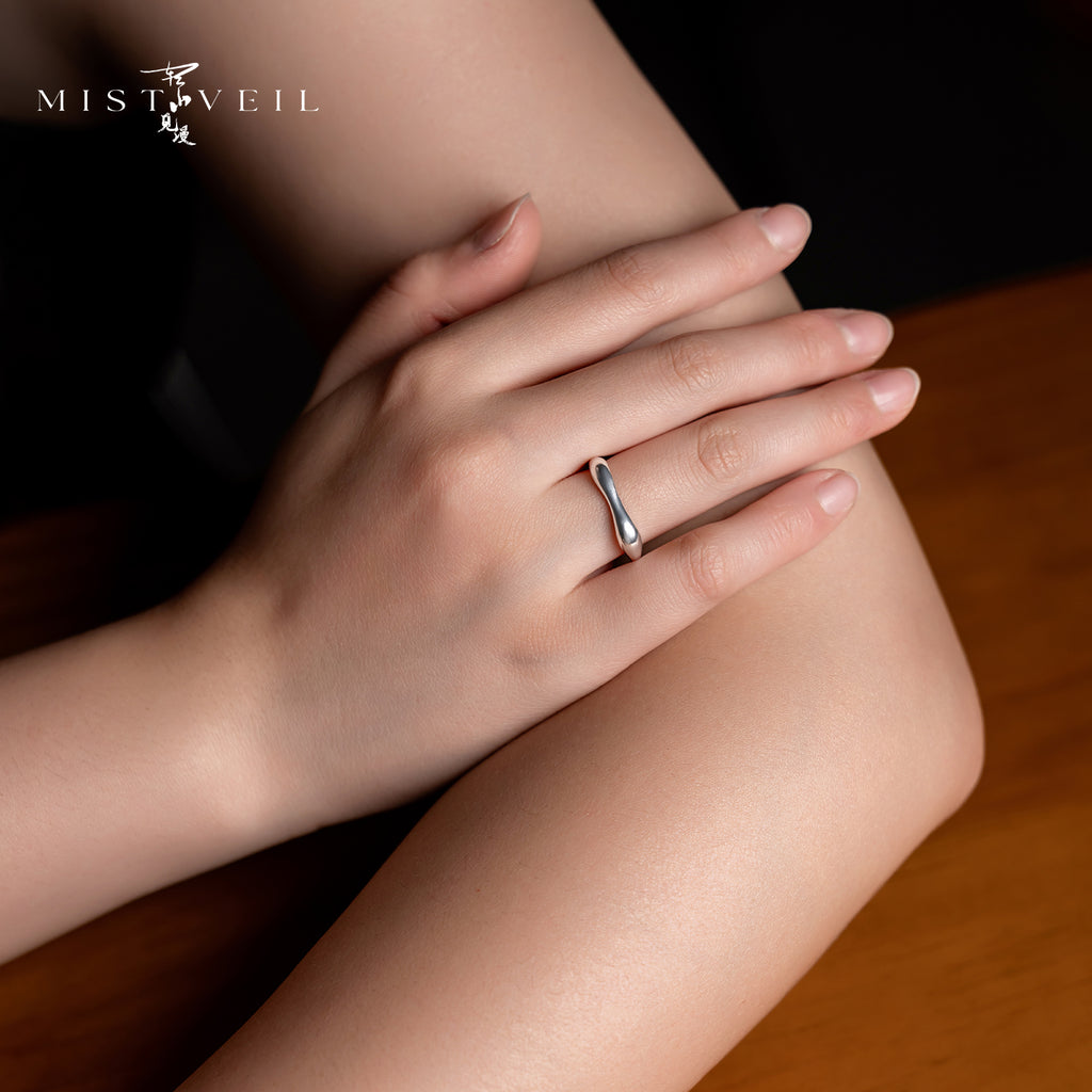 Mistveil Citrus-Arc Open Silver Zen Ring