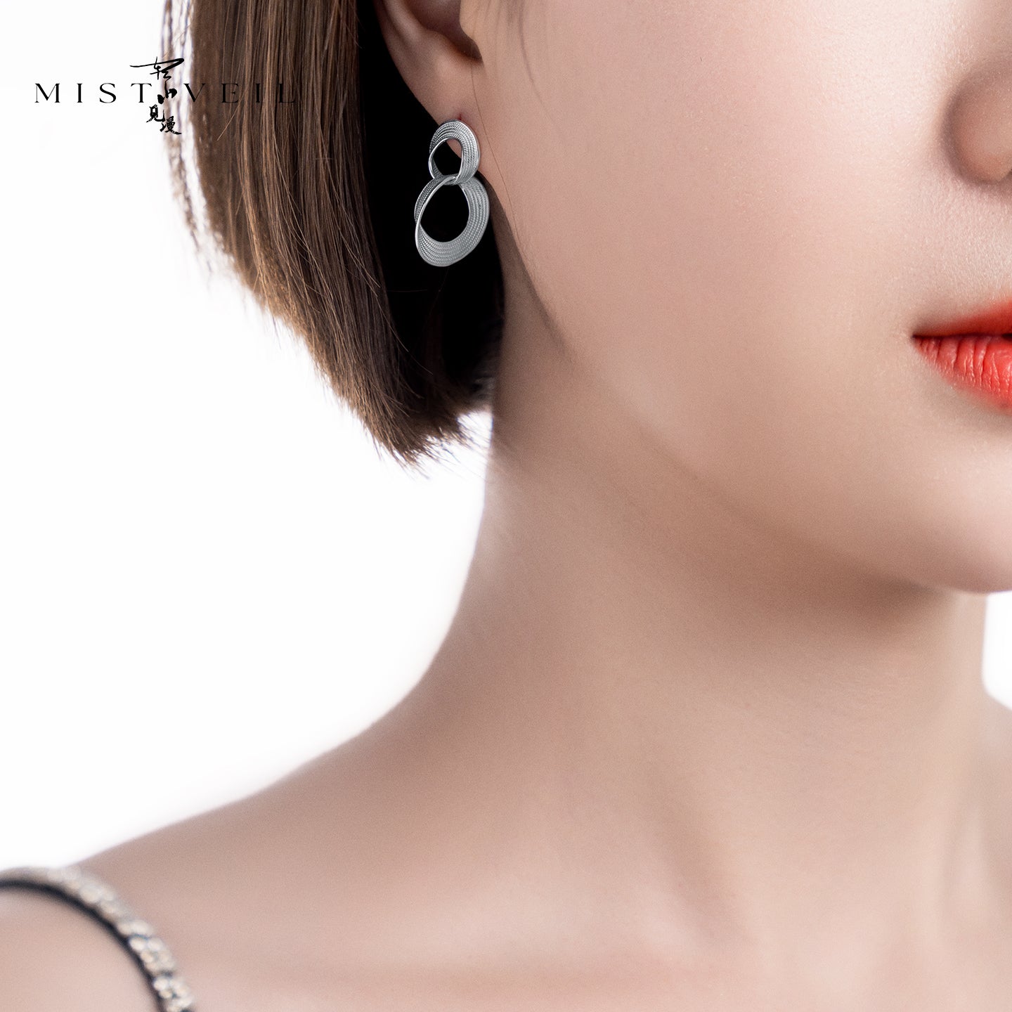 Mistveil Sun-Moon-Pursuit Silver Eternal Earrings