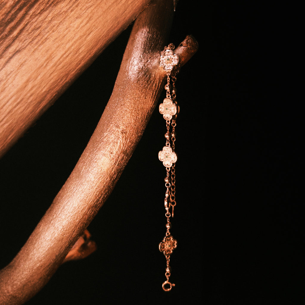 Mistveil Tundra Silver Lucky Bracelet