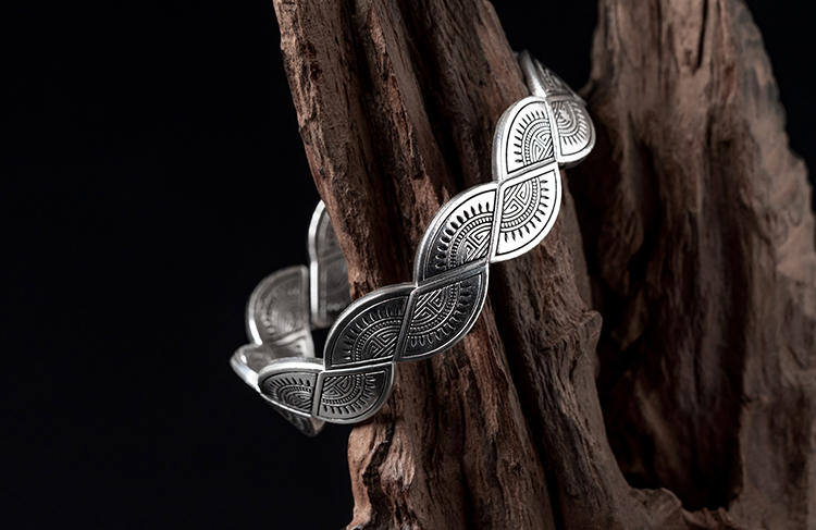 Mistveil Wave-Flow Miao Pattern Silver Guardian Bangle