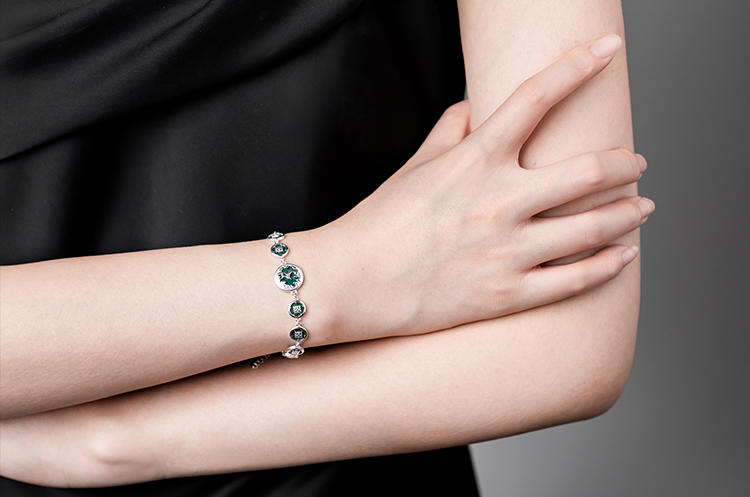 Mistveil Phoenix-Inspired Malachite Silver Protective Bracelet