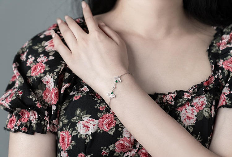 Mistveil Imperial-Fan Silver Elegant Bracelet