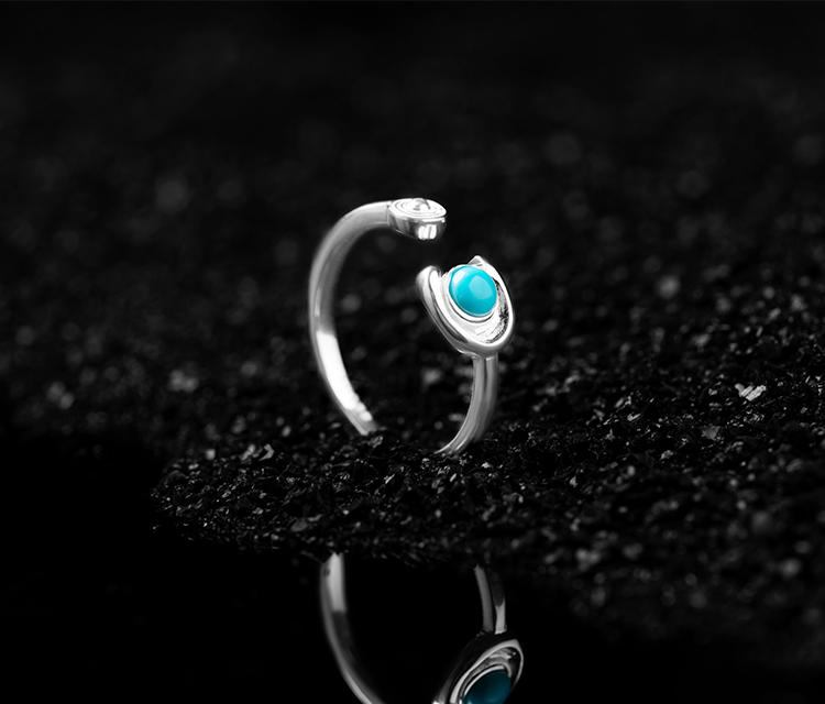 Mistveil Listening-Waves Silver Serene Ring