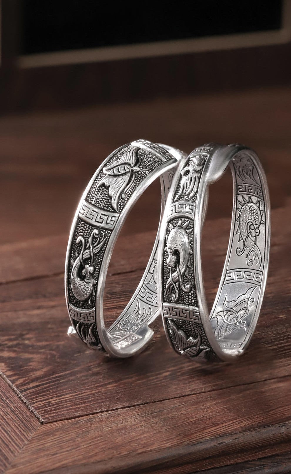 Mistveil Butterfly-Mother Silver Eternal Bangle