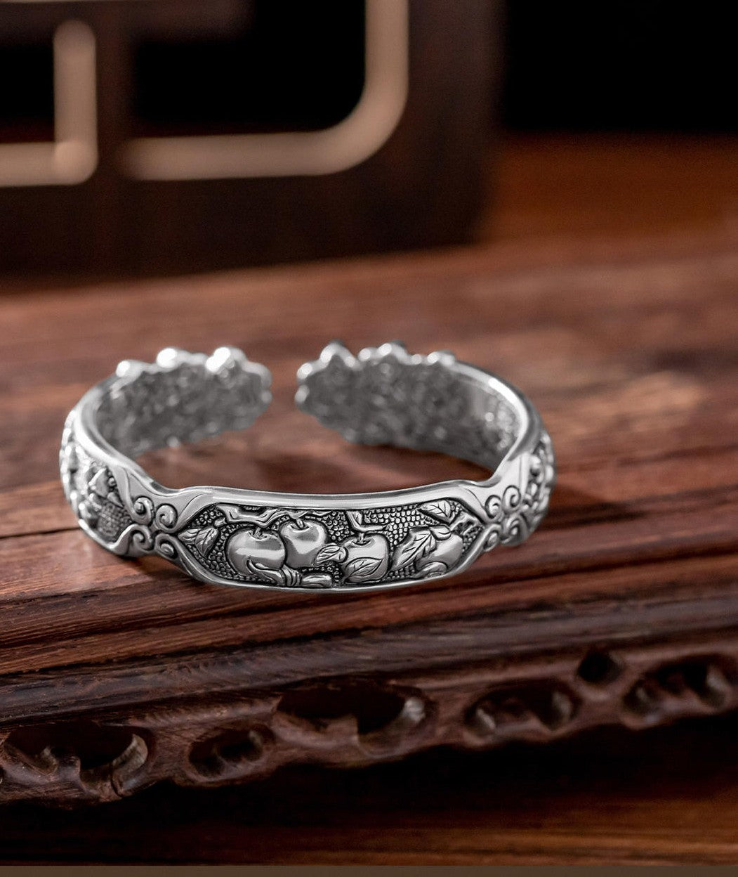 Mistveil Lingzhi-Motif Silver Auspicious Bangle