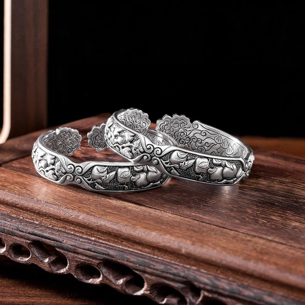 Mistveil Lingzhi-Motif Silver Auspicious Bangle