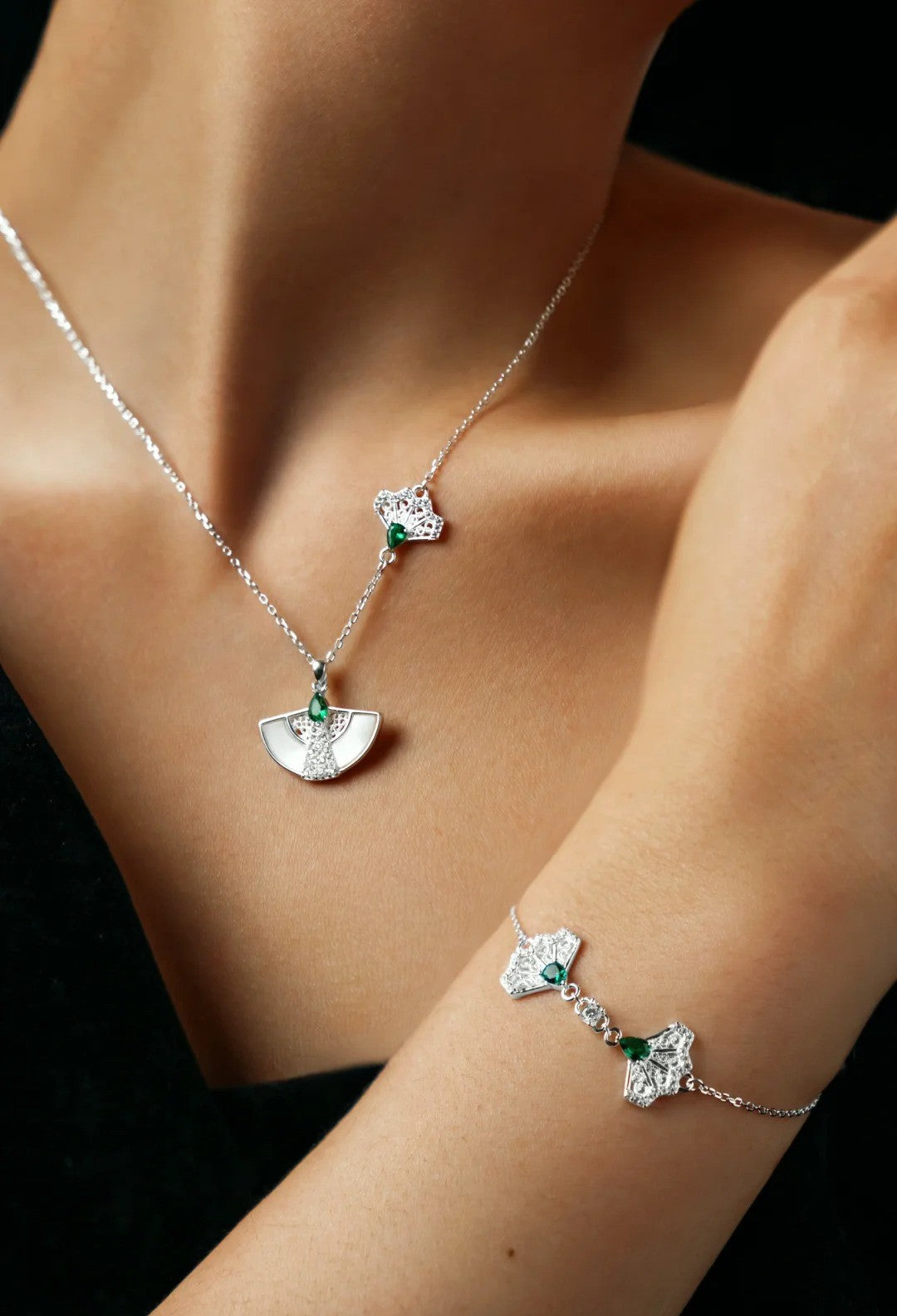 Mistveil Imperial-Fan Silver Heritage Jewelry Set