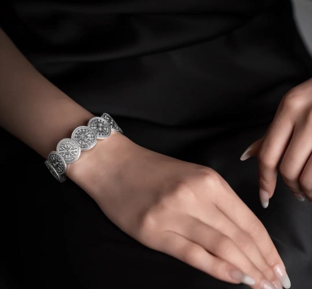 Mistveil Drum-Rhythm Interlocked Silver Protective Bangle